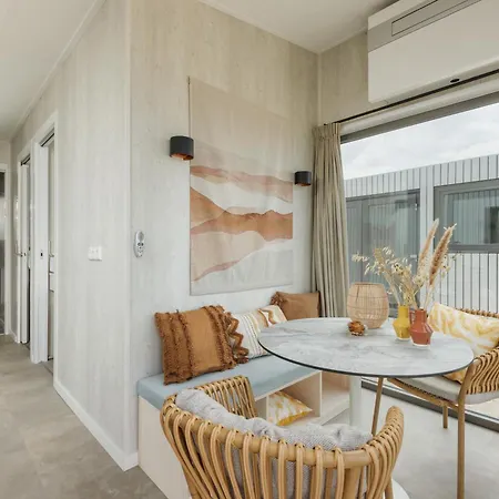 Cabana's Direct Op Het 度假居 *